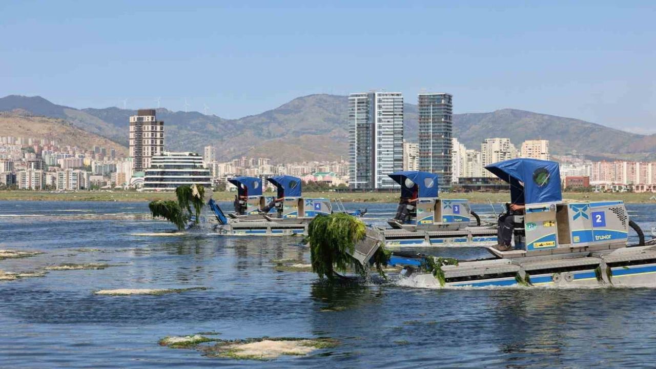 İzmir Körfezi’nden 1 milyon 234 bin ton dip çamuru çıkarıldı, binlerce ton atık temizlendi