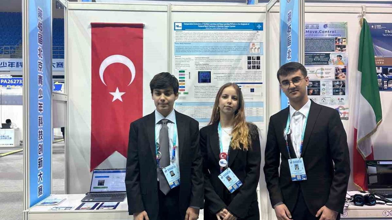 İzmirli lise öğrencileri yapay zekâ ile kırığı teşhis eden sistem geliştirdi, Çin'de dünya ikinciliği kazandı