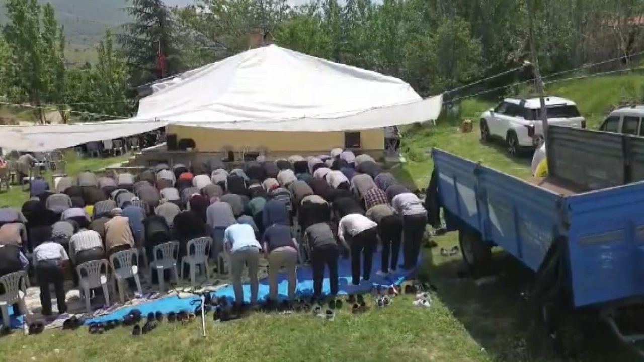Kadıncık Mahallesi'nde Yağmur ve Şükür Duası: Sivrihisar'da Dayanışma ve Gelenek