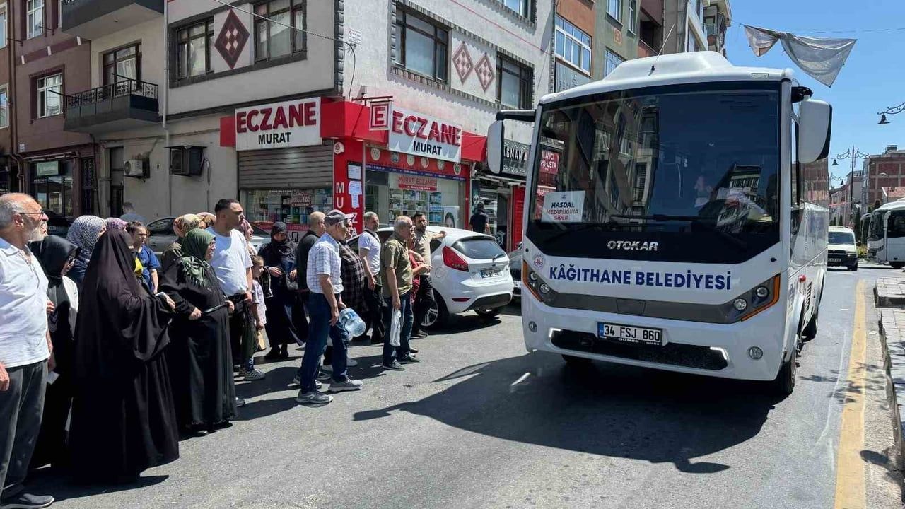 Kağıthane Belediyesi ücretsiz mezarlık servisini sürdürüyor