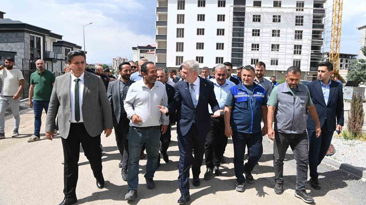 Kahramanmaraş Büyükşehir, Elbistan'a 500 milyon TL'lik yol yatırımını başlattı