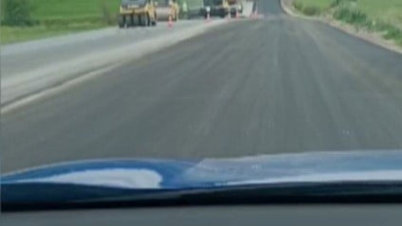 Kahramanmaraş Elmalar Mahallesi'nde Yenilenen Sıcak Asfalt Yolu Hizmete Açıldı