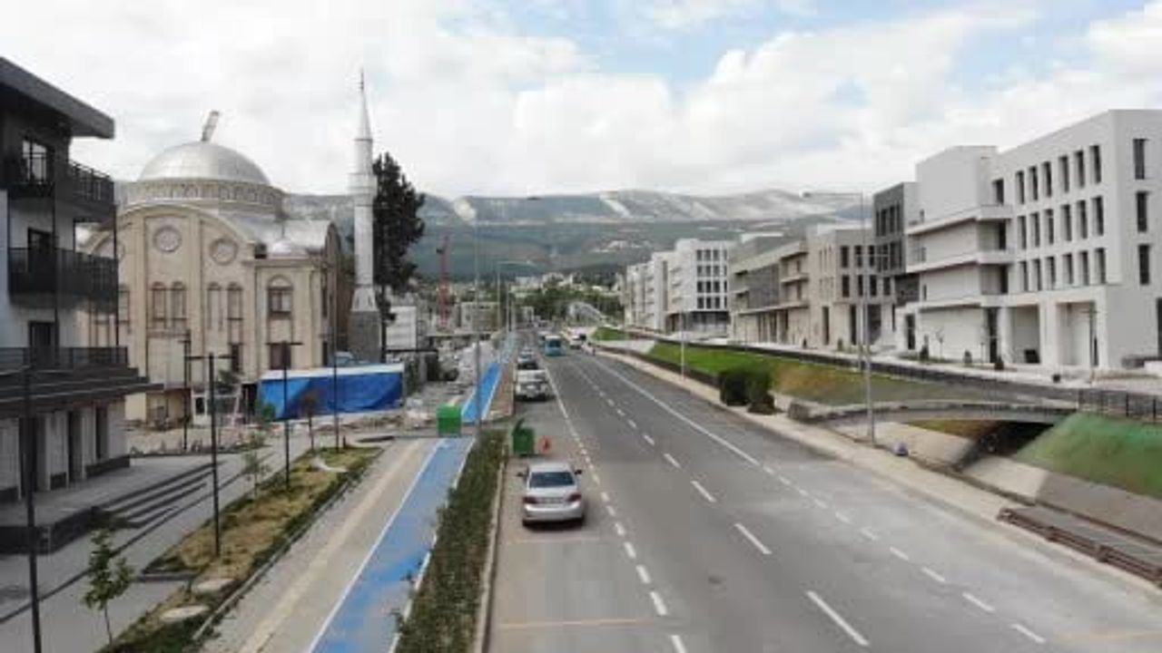 Kahramanmaraş'ta Derepazarı'ndan Azerbaycan Mahallesi'ne uzanan kentsel dönüşüm