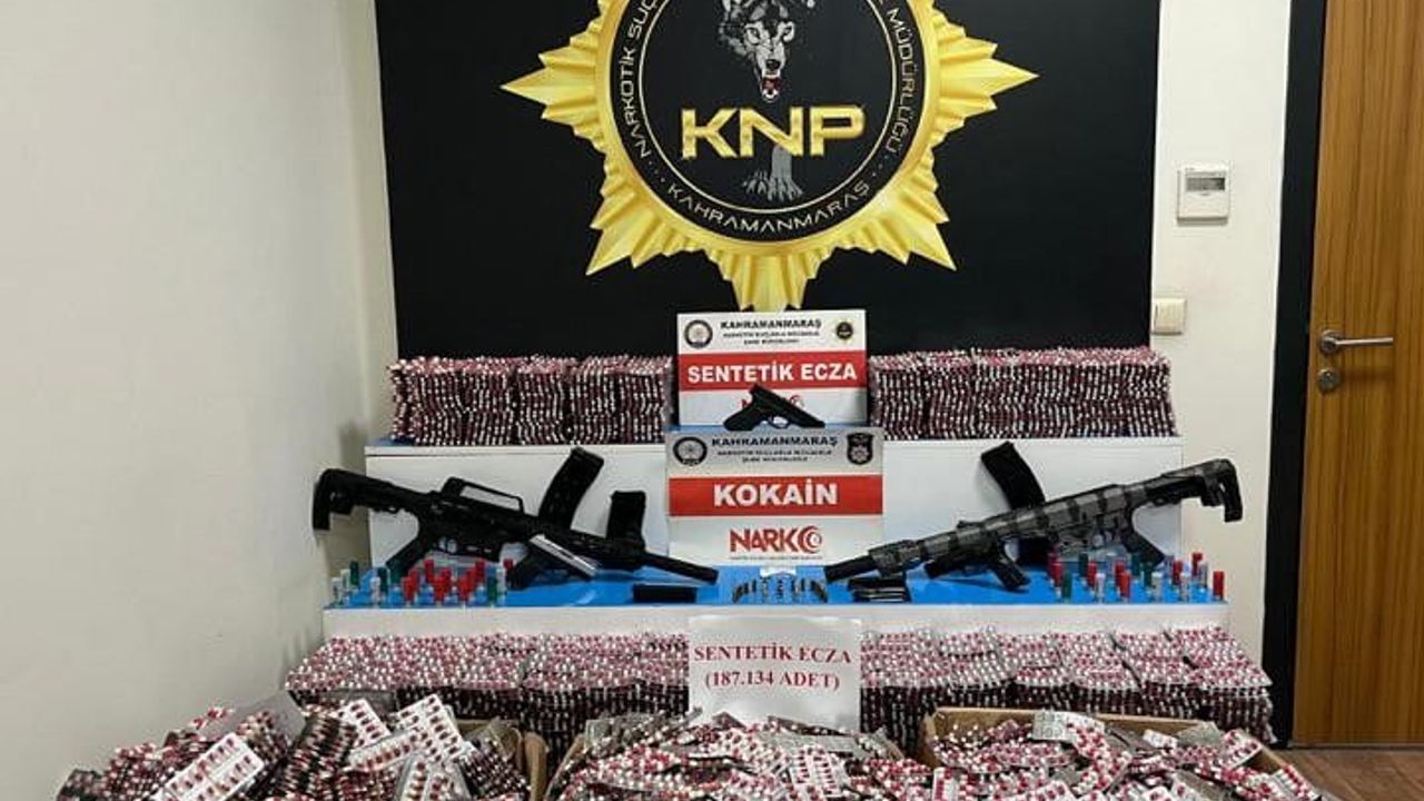 Kahramanmaraş'ta uyuşturucu operasyonu: 3 kişi tutuklandı, 187 bin 134 hap ele geçirildi