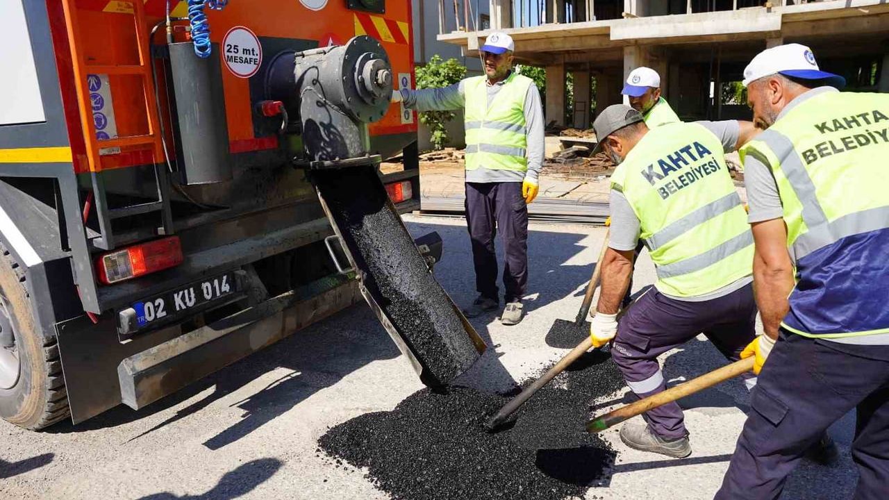 Kahta Belediyesi’ne 22 ton kapasiteli asfalt yama robotu: Hizmet hızı ve verimlilik artıyor