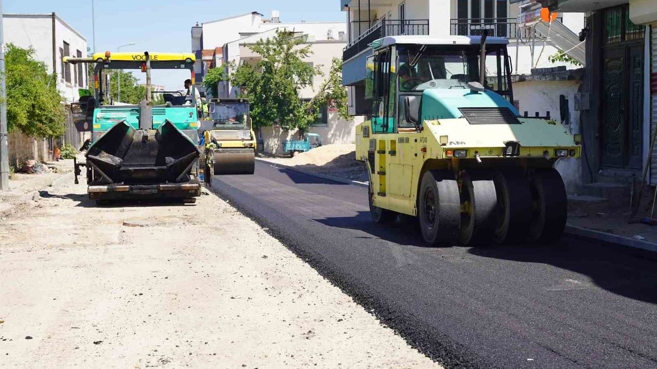 Kahta’da Atatürk Caddesi yenileme çalışmaları sürüyor
