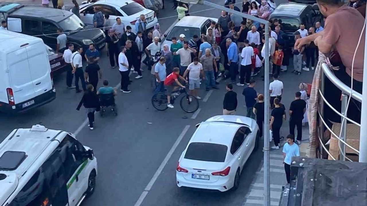 Kapaklı'da ters yönden gelen otomobil ile motosiklet çarpışması: 1 yaralı