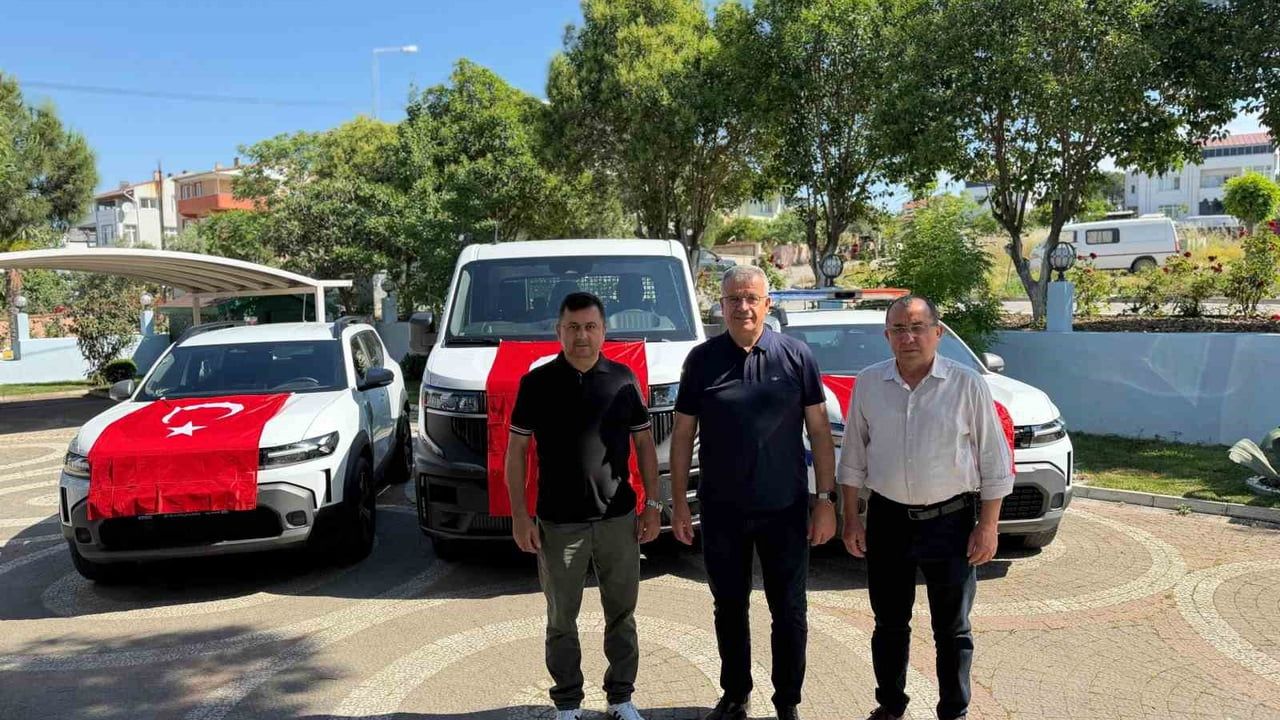 Karabiga Belediyesi araç filosunu üç sıfır kilometre araçla güçlendirdi