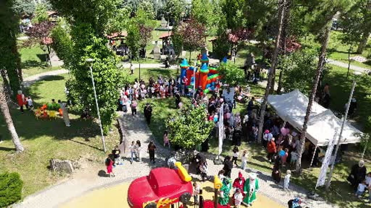 Karabük Belediyesi, Şehir Parkı'nda Kur'an Kursu Öğrencileri İçin Yıl Sonu Bitirme Şenliği Düzenledi