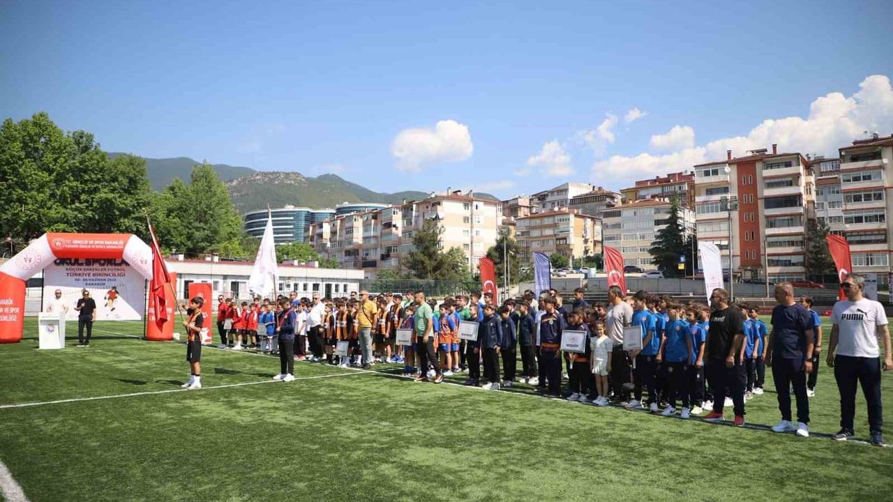 Karabük’te Okul Sporları Küçük Erkekler Futbol Türkiye Birinciliği başladı