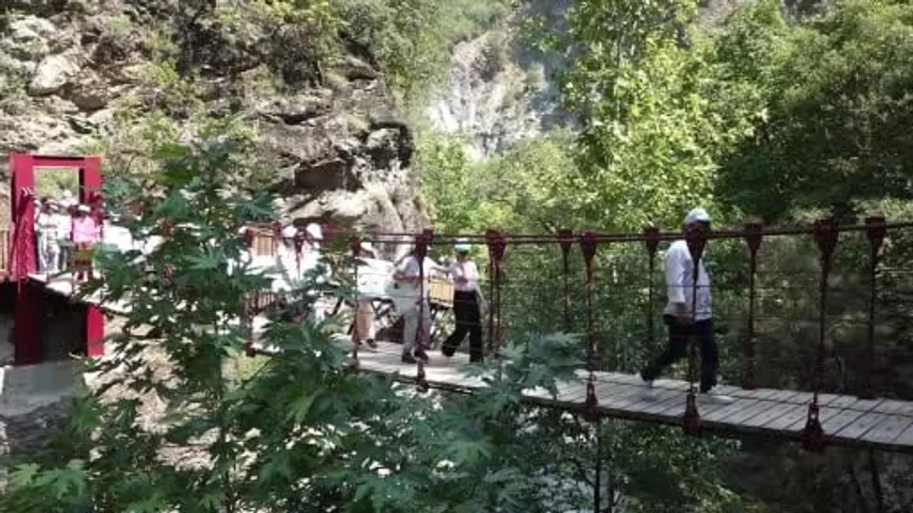 Karaçay Saklı Şelalesi'nde Türkiye Çevre Haftası etkinliği