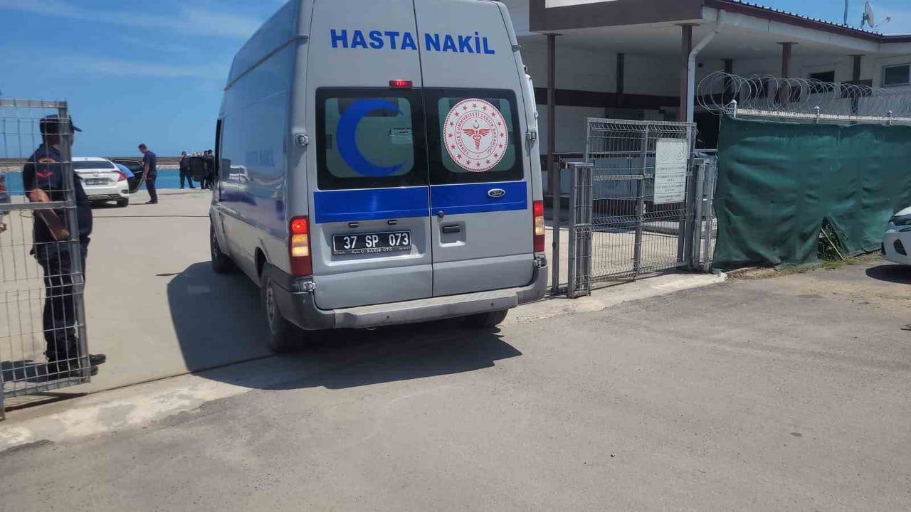 Karadeniz'de Duru 67'ye Yapılan Saldırıda Tahliye ve Kurtarma Çalışmaları Sürüyor