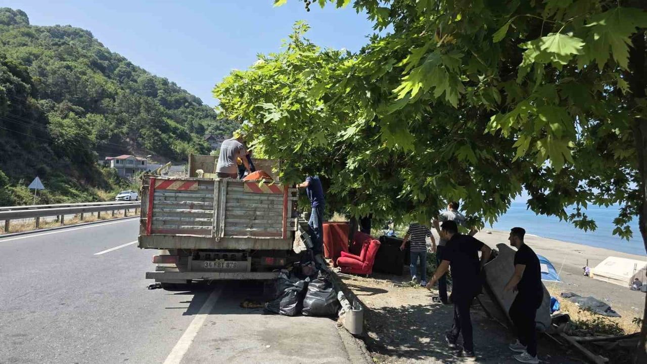 Karadeniz Ereğli'de Mervealtı Plajı'ndaki çadır ve barakalar kaldırıldı