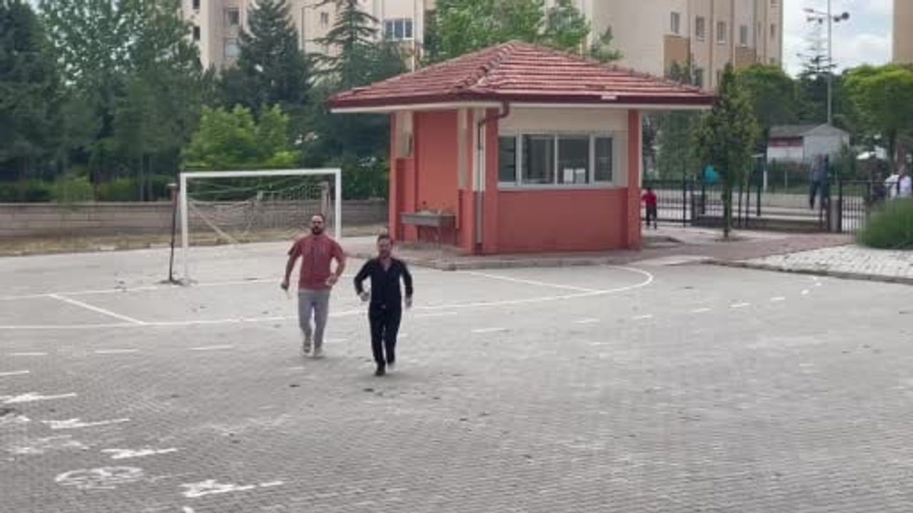Karaman’da AYT heyecanı: üçüncü üniversite için yarışan da vardı, kapıdan dönen de