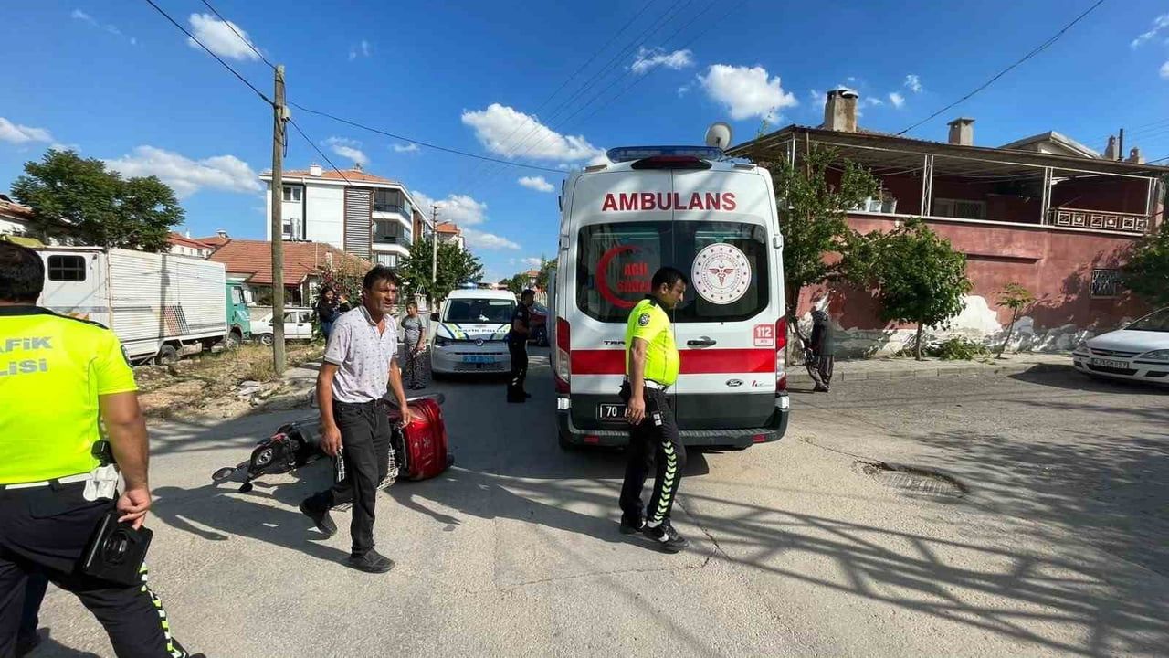 Karaman'da otomobille çarpışan üç tekerlekli bisiklet devrildi: anne ve kızı yaralandı