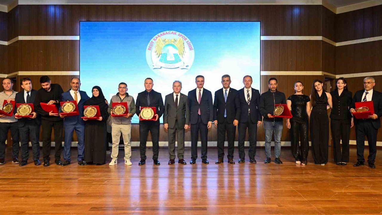 Karda yazılan tarih filminin gala gösterimi ve sergi açılışı gerçekleştirildi