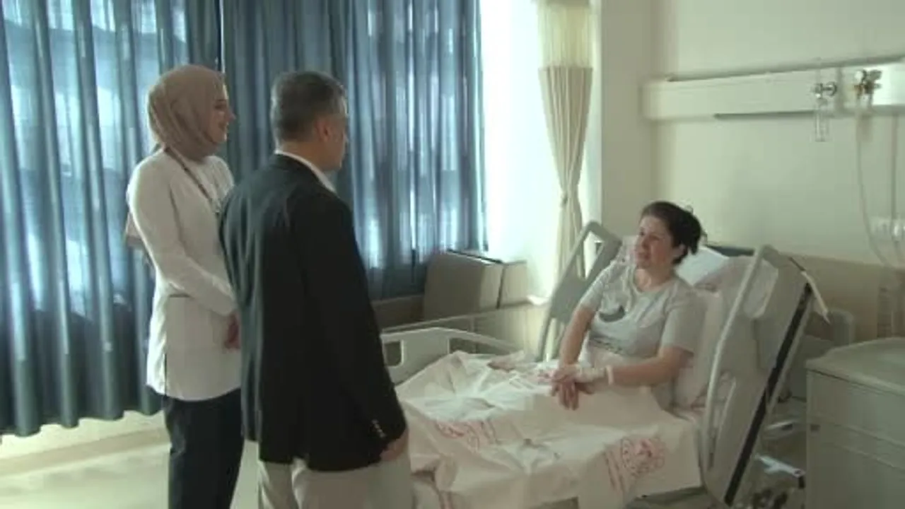 Karı-koca aynı gün safra kesesi ameliyatı oldu; uzmanlar genç yaşlarda taş artışına dikkat çekti