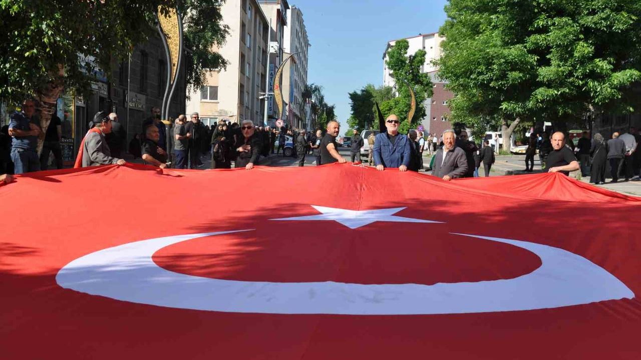Kars'ta Kerbela şehitleri 1387'nci yılında aşure günü etkinlikleriyle anıldı