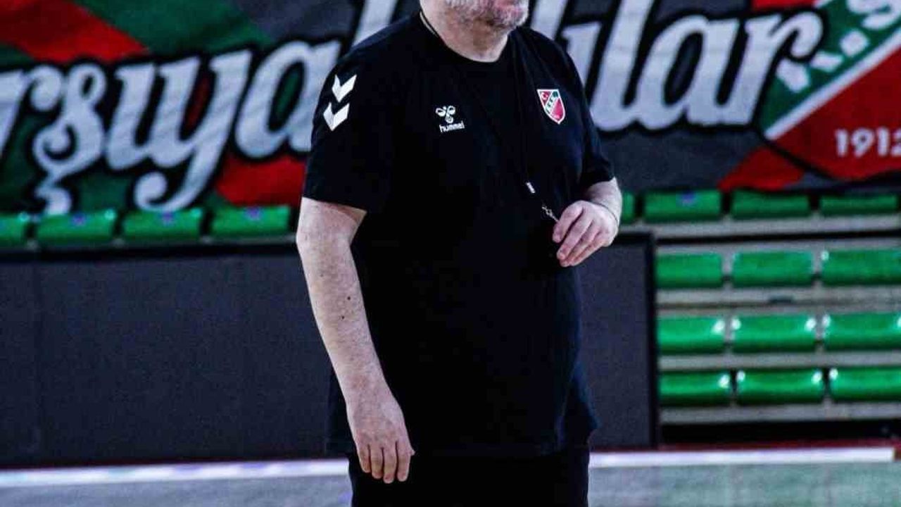 Karşıyaka başantrenör Ahmet Kandemir ile görüşecek