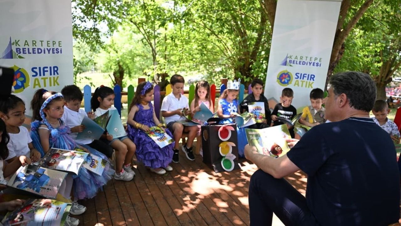 Kartepe’de anaokulu öğrencilerinden atık malzemelerle geri dönüşüm defilesi