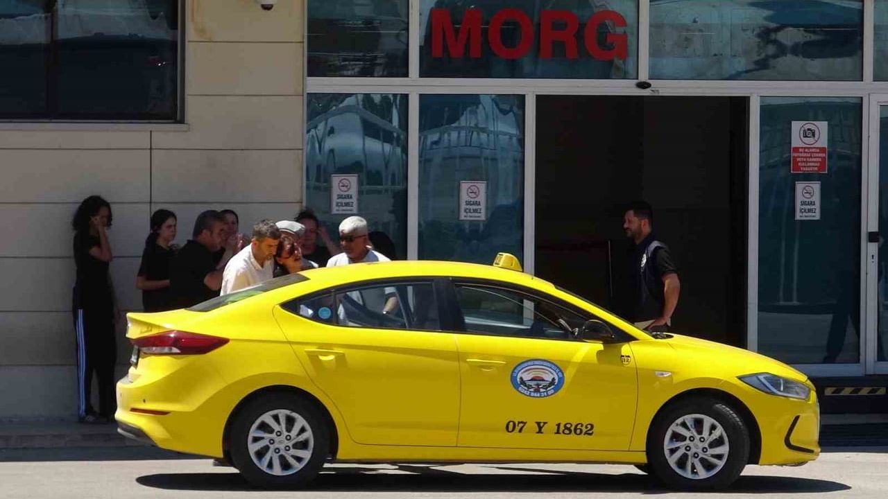 Kaş'ta zıpkınla balık avlarken kayalıklara sıkışan dalgıç hayatını kaybetti