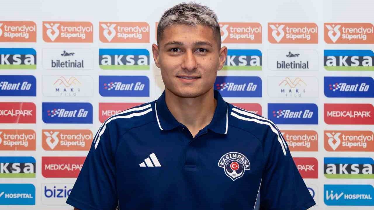 Kasımpaşa, Emirhan Boz'u kadrosuna kattı