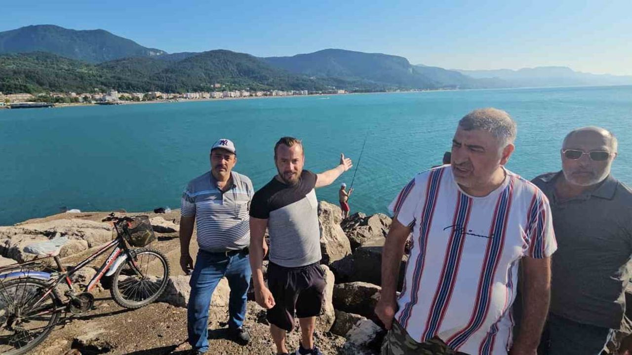 Kastamonu Cide'de denizin 10 dakika kabarması balıkçılarda paniğe yol açtı