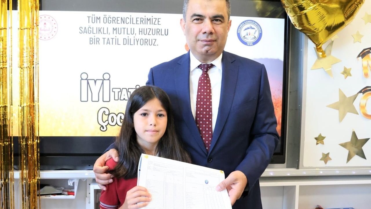 Kastamonu'da 52 bin 407 öğrenci karne heyecanı yaşadı