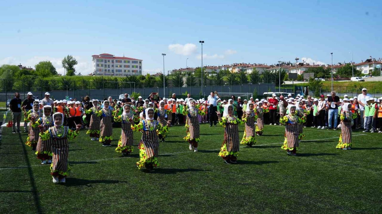 Kastamonu'da geleneksel çocuk oyunları şenliği renkli görüntüler oluşturdu