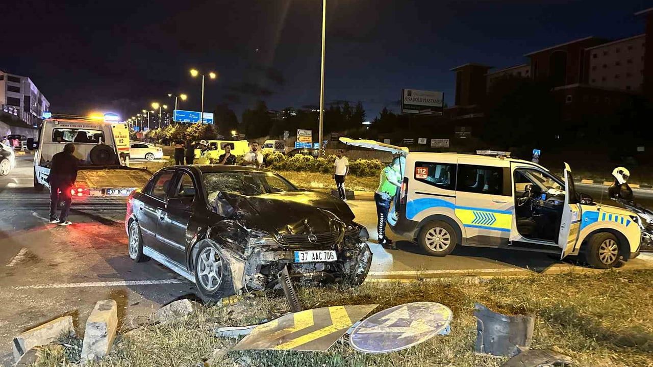 Kastamonu’da iki otomobil çarpıştı: 4 yaralı