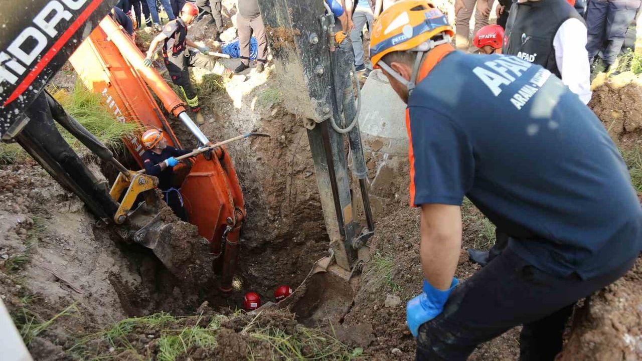 Kastamonu'da kanalizasyon çukurunda göçük: 19 yaşındaki işçi yaşamını yitirdi