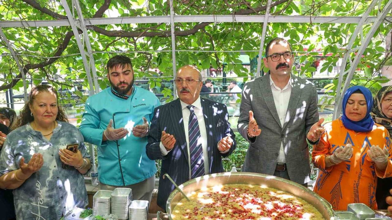 Kastamonu'da Muharrem ayında binlerce kişiye aşure ikramı