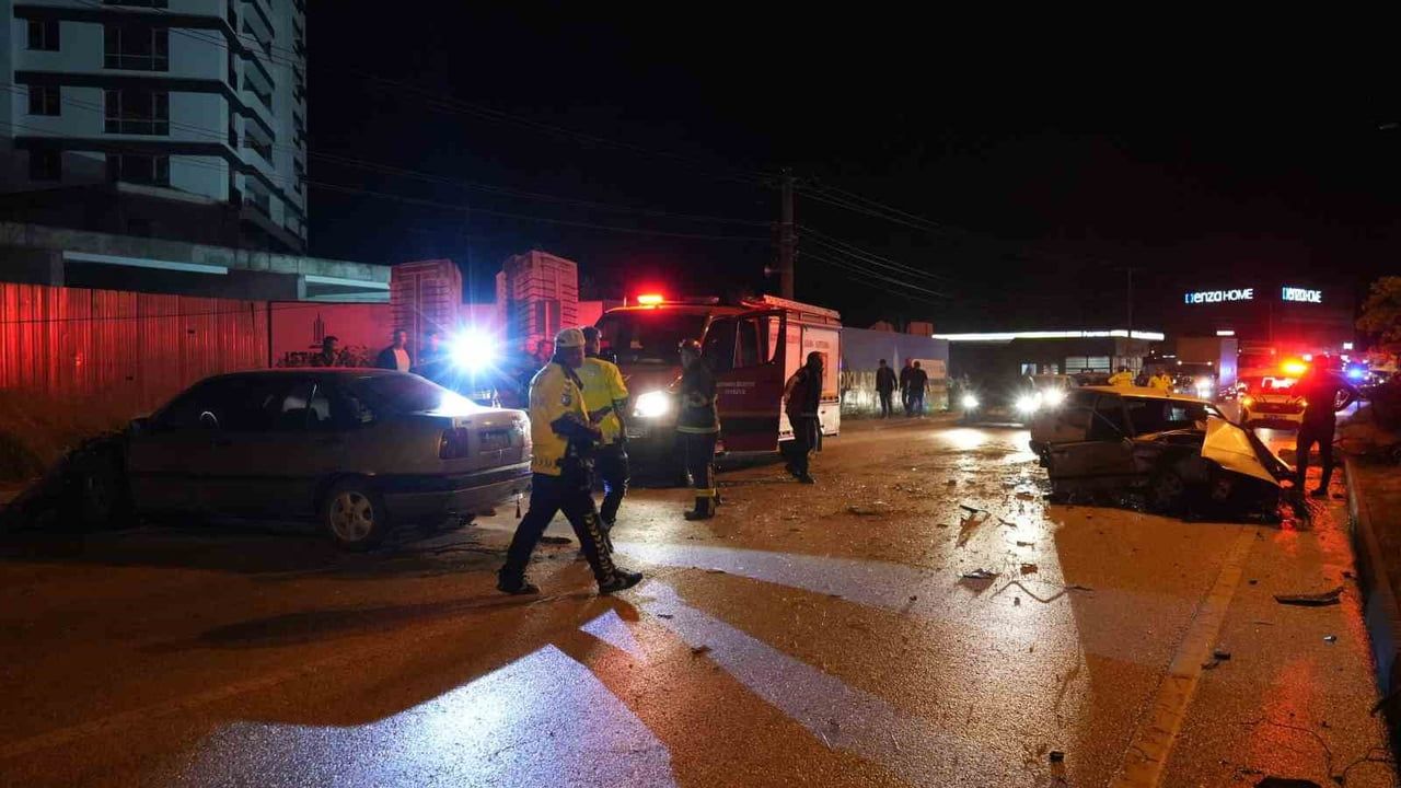 Kastamonu’da zincirleme kaza: yardıma koşanlara çarpma sonucu 6 yaralı