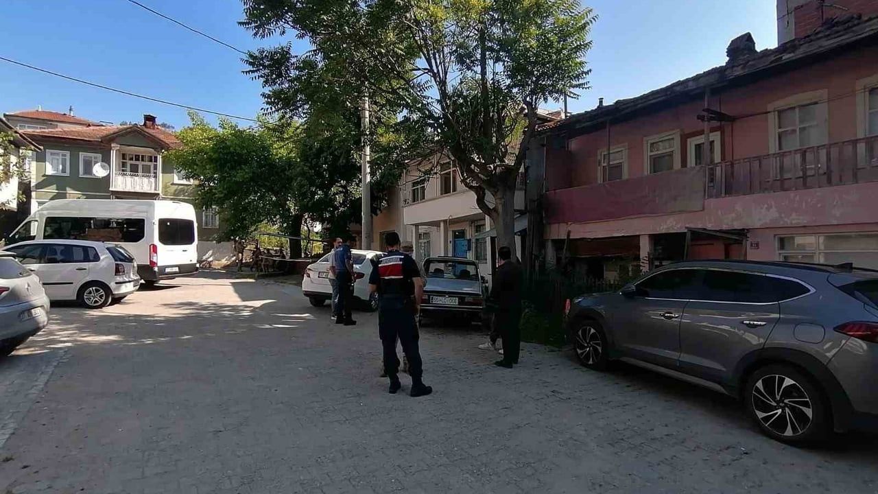 Kastamonu Hanönü'de üç adreste uyuşturucu operasyonu: 2 gözaltı