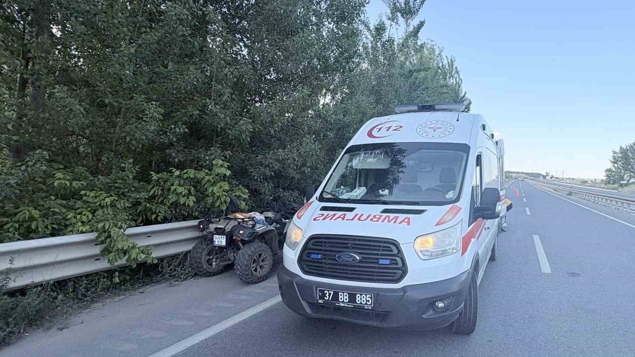 Kastamonu Tosya'da D100 karayolunda ATV bariyerlere çarptı: 1 yaralı