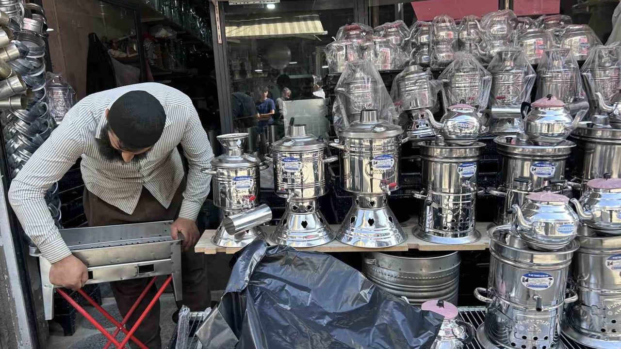 Kavurucu sıcaklar semaver ve mangal satışlarını artırdı