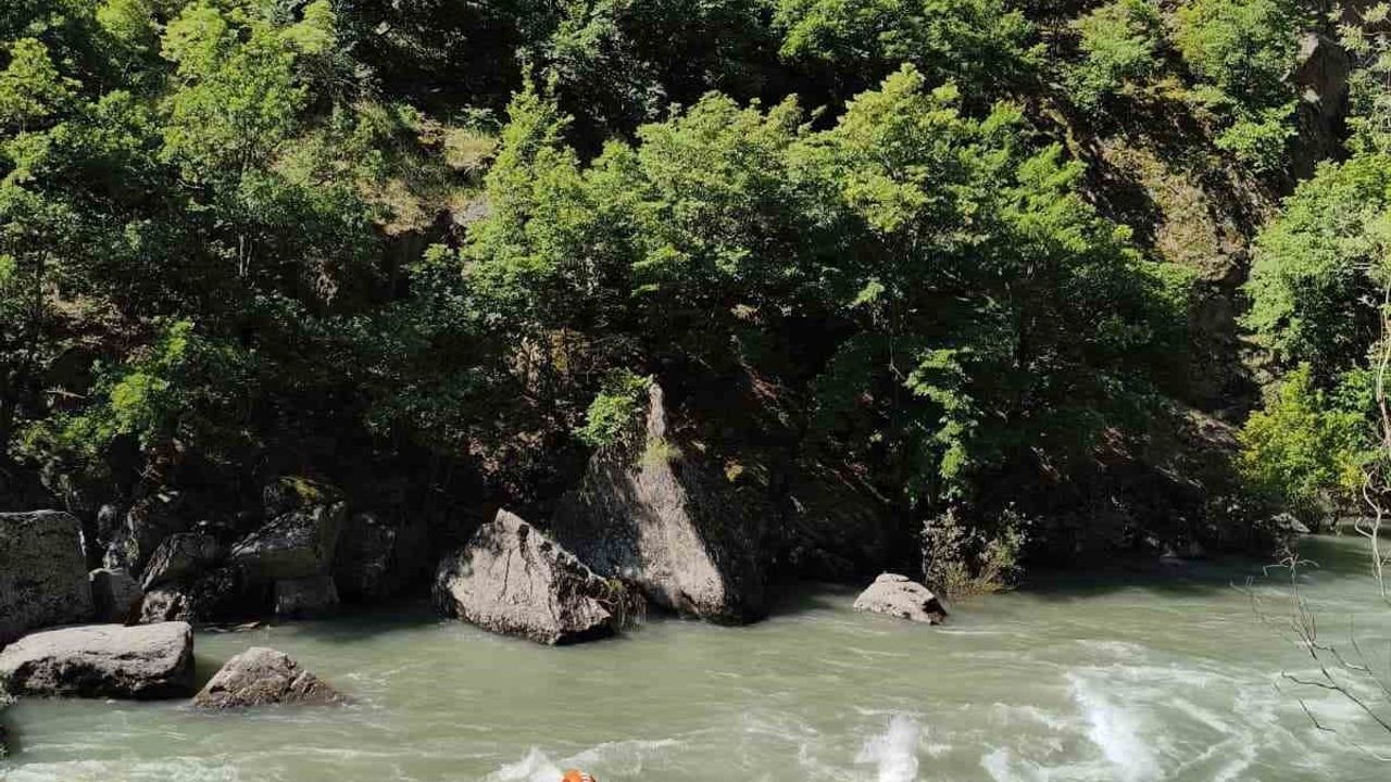 Kayıp baba ve oğlu arama çalışmaları 9. günde Artvin'de sürüyor