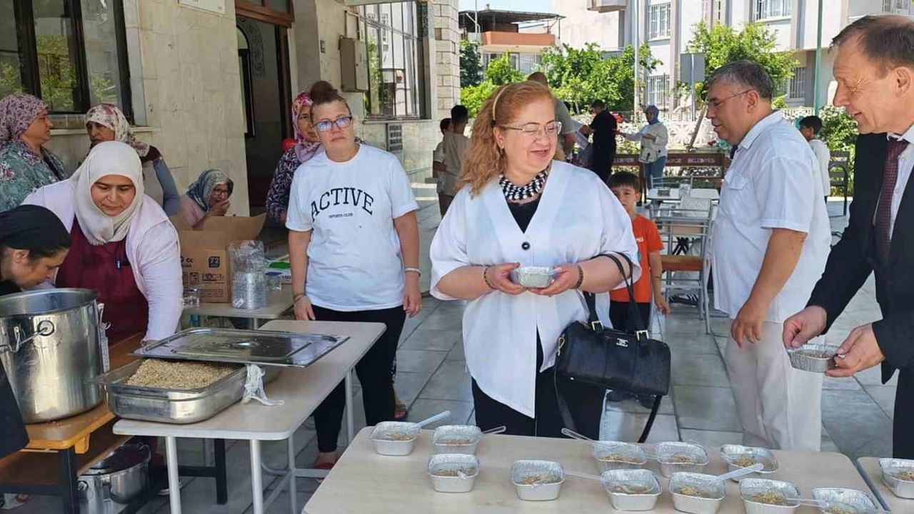 Kaymakam Doğru Germencik'te aşure programında vatandaşlarla buluştu