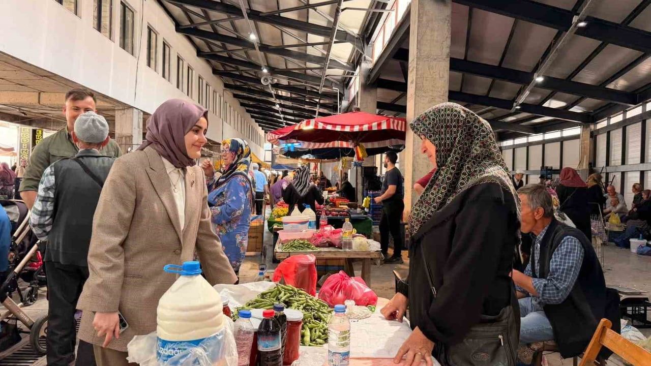 Kaymakam Odabaşı Gölpazarı'nda pazarcı ve üreticilerle buluştu