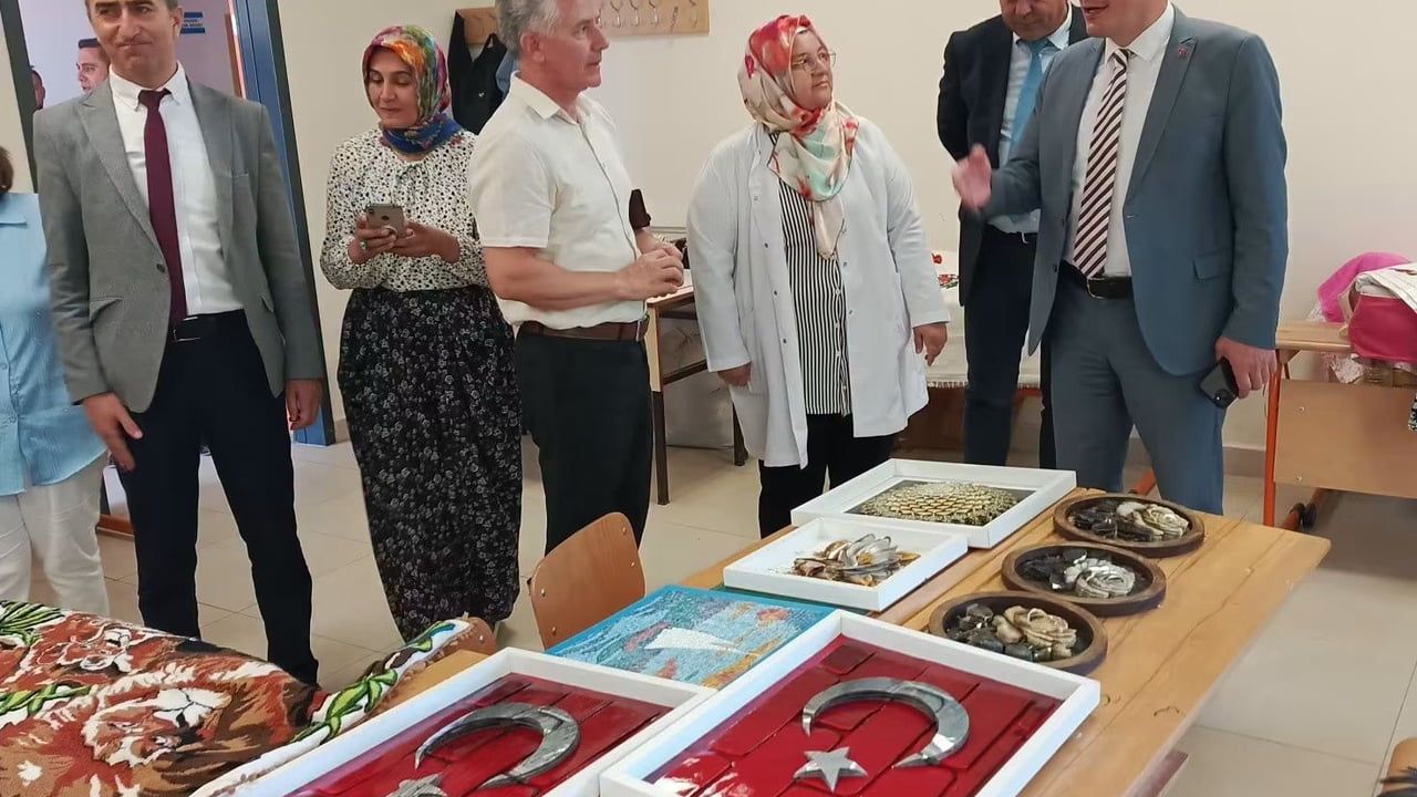 Kaymakam Türker halk eğitimi merkezi kursiyerleriyle bir araya geldi