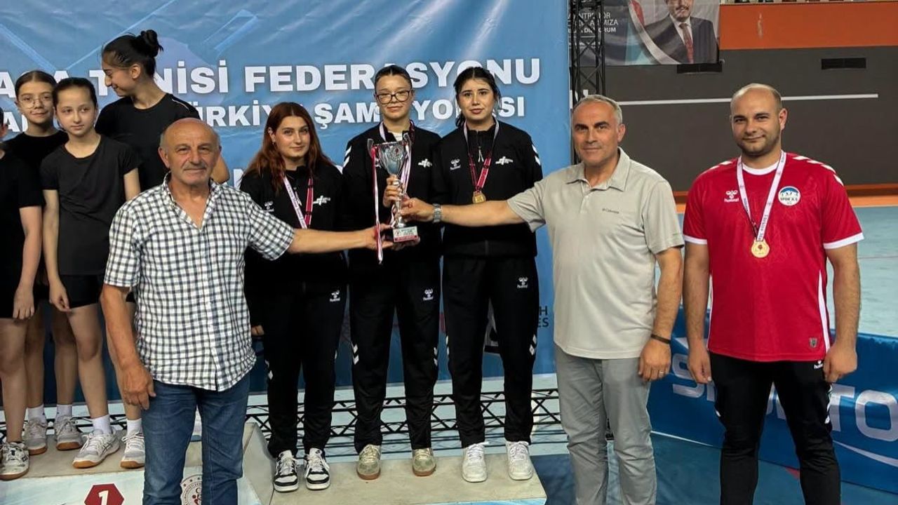 Kayseri Büyükşehir Belediyesi Spor A.Ş. kadın masa tenisi takımı 3. lig’e yükseldi