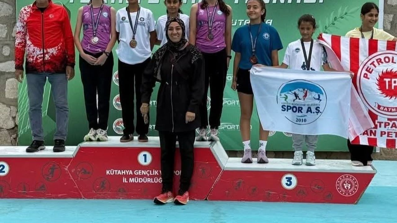 Kayseri Büyükşehir Belediyesi Spor A.Ş. sporcuları Kütahya'da madalya kazandı