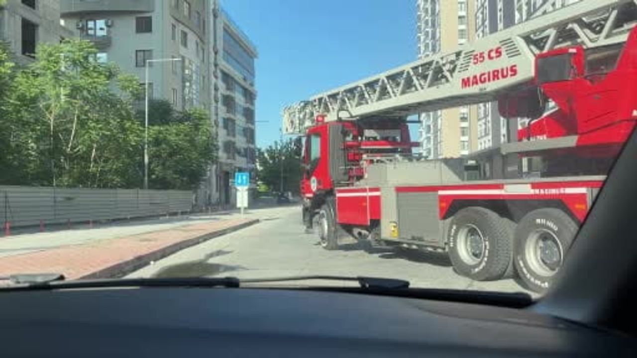 Kayseri'de 20 katlı binada yangın sensörü alarmı: Sakinler sokağa döküldü