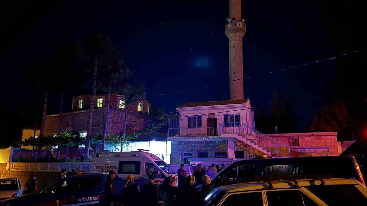 Kayseri'de cami cemaatine bıçaklı saldırı: 2 ölü
