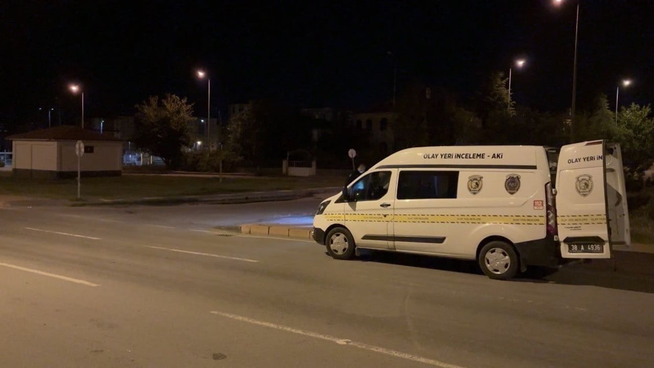 Kayseri'de çarpıp kaçan otomobilin çarptığı yaya hayatını kaybetti