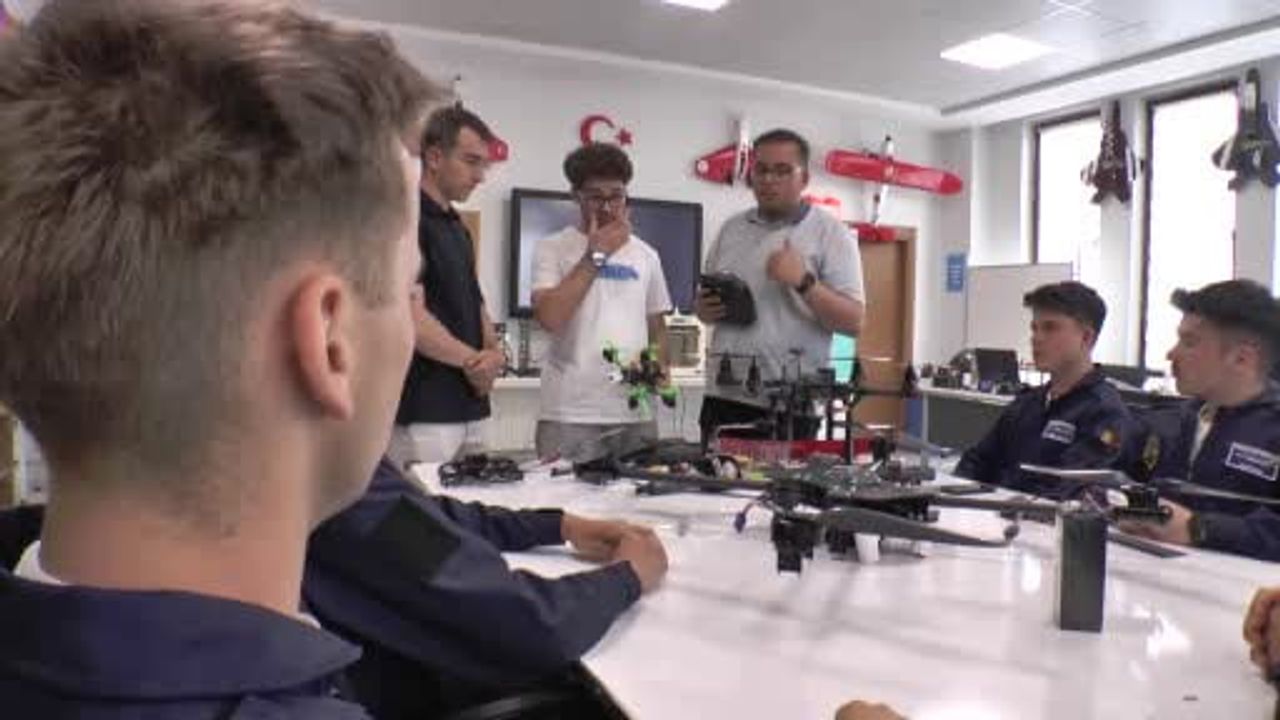 Kayseri'de gençler kendi uçak ve İHA'larını tasarlıyor: Kocasinan İnovasyon Merkezi'nin çalışmaları