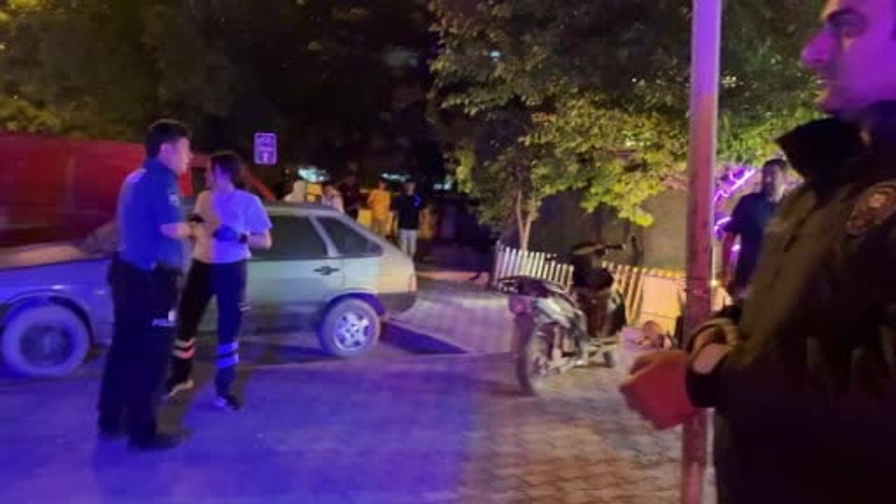 Kayseri'de kebap salonunda döner bıçaklı kavga: İş yeri sahibi ve çalışan yaralandı