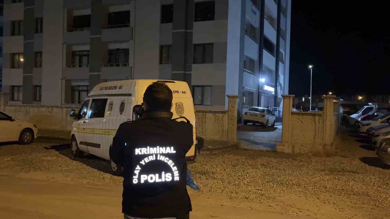 Kayseri'de 'laf atma' tartışması bıçaklı kavgaya dönüştü: 1 ölü, 2 yaralı