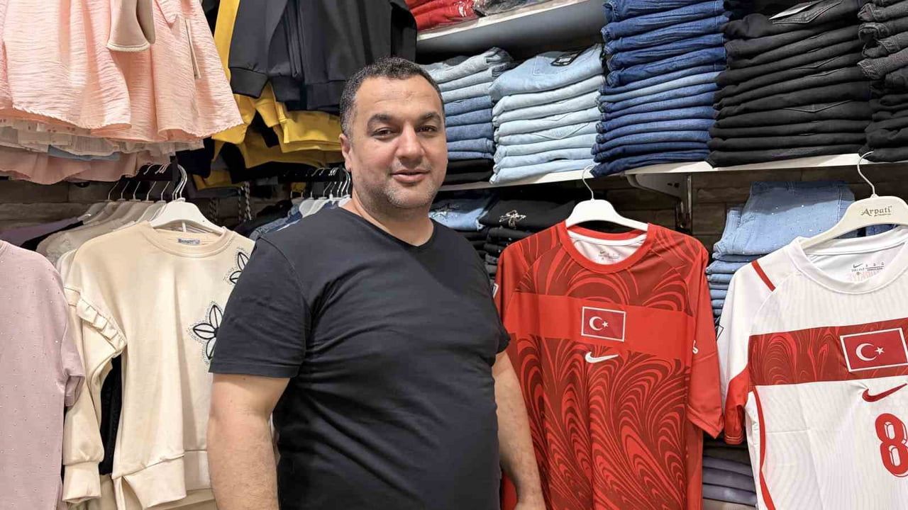 Kayseri'de Milli Forma Talebi Artıyor: 2026 Dünya Kupası Öncesi Satışlarda Yoğunluk