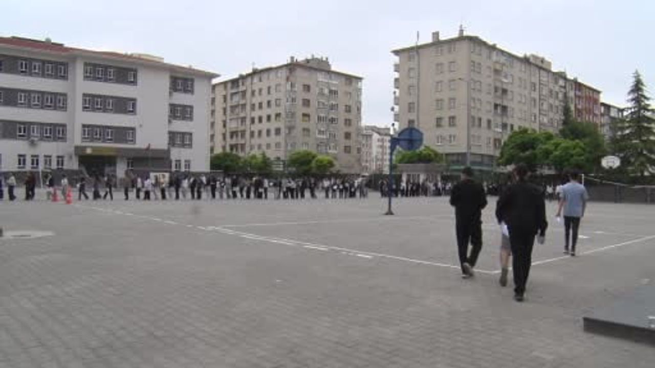 Kayseri'de YKS'ye 2 dakika geç gelen öğrenci sınava alınmadı
